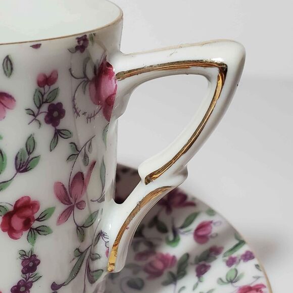 Chintz Teacup and Saucer 3 Footed Pink Flowers Vintage - Picture 9 of 10